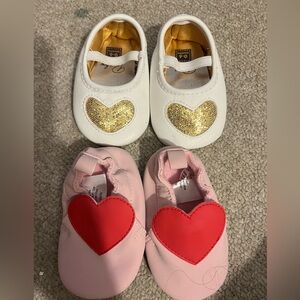 Baby girl bundle of 2 soft heart shoes pink and white